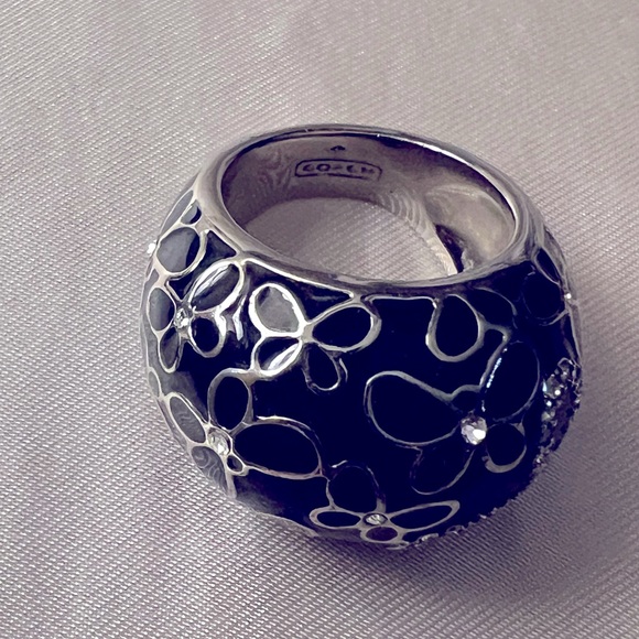 Coach black enamel butterfly dome ring - size 7 - Picture 5 of 6